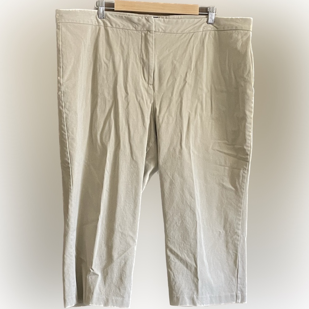 Khaki capris